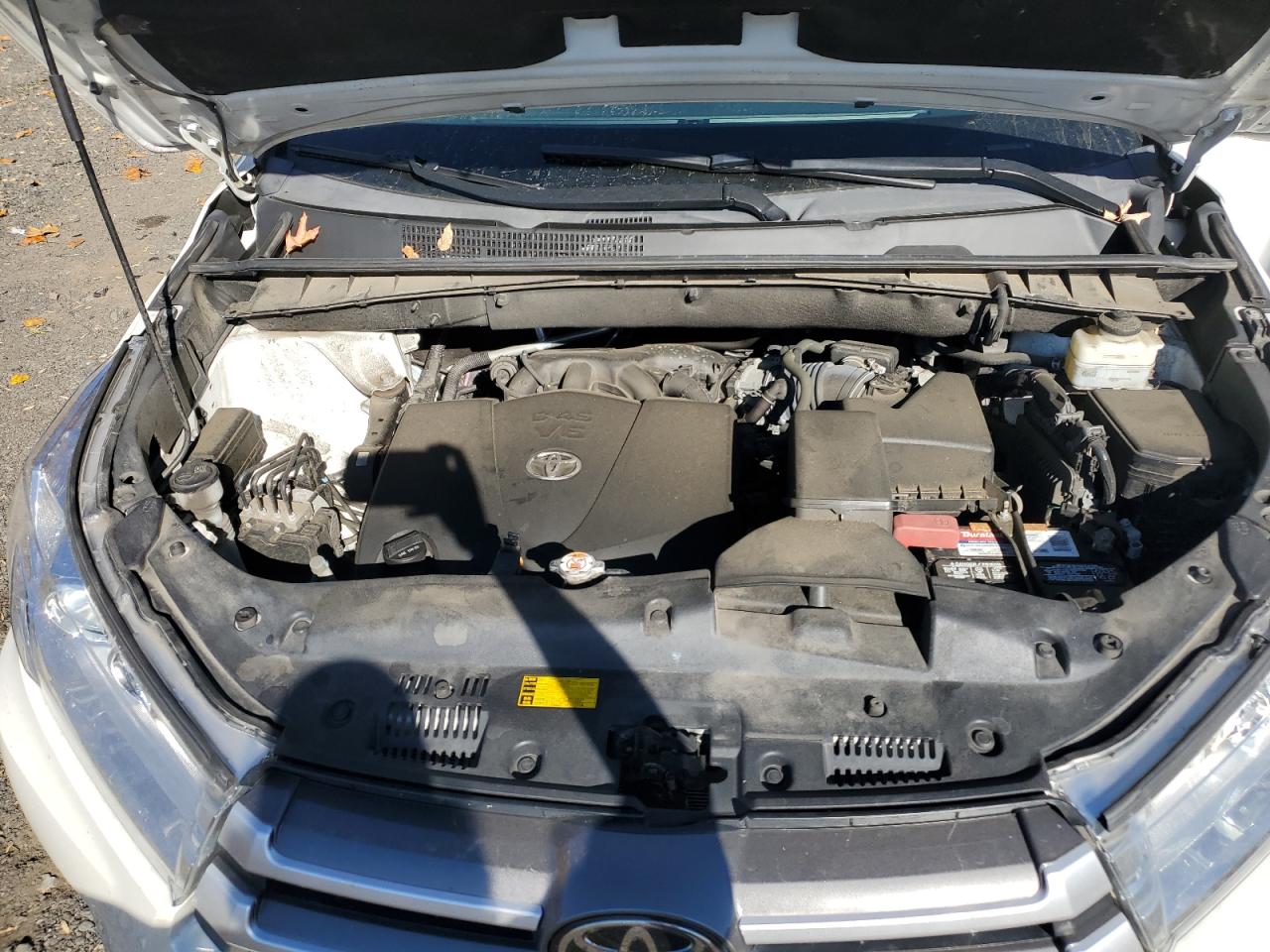 2018 Toyota Highlander VIN 5TDJZRFH9JS885311 Copart auction photo, front end / side damage thumbnail 14