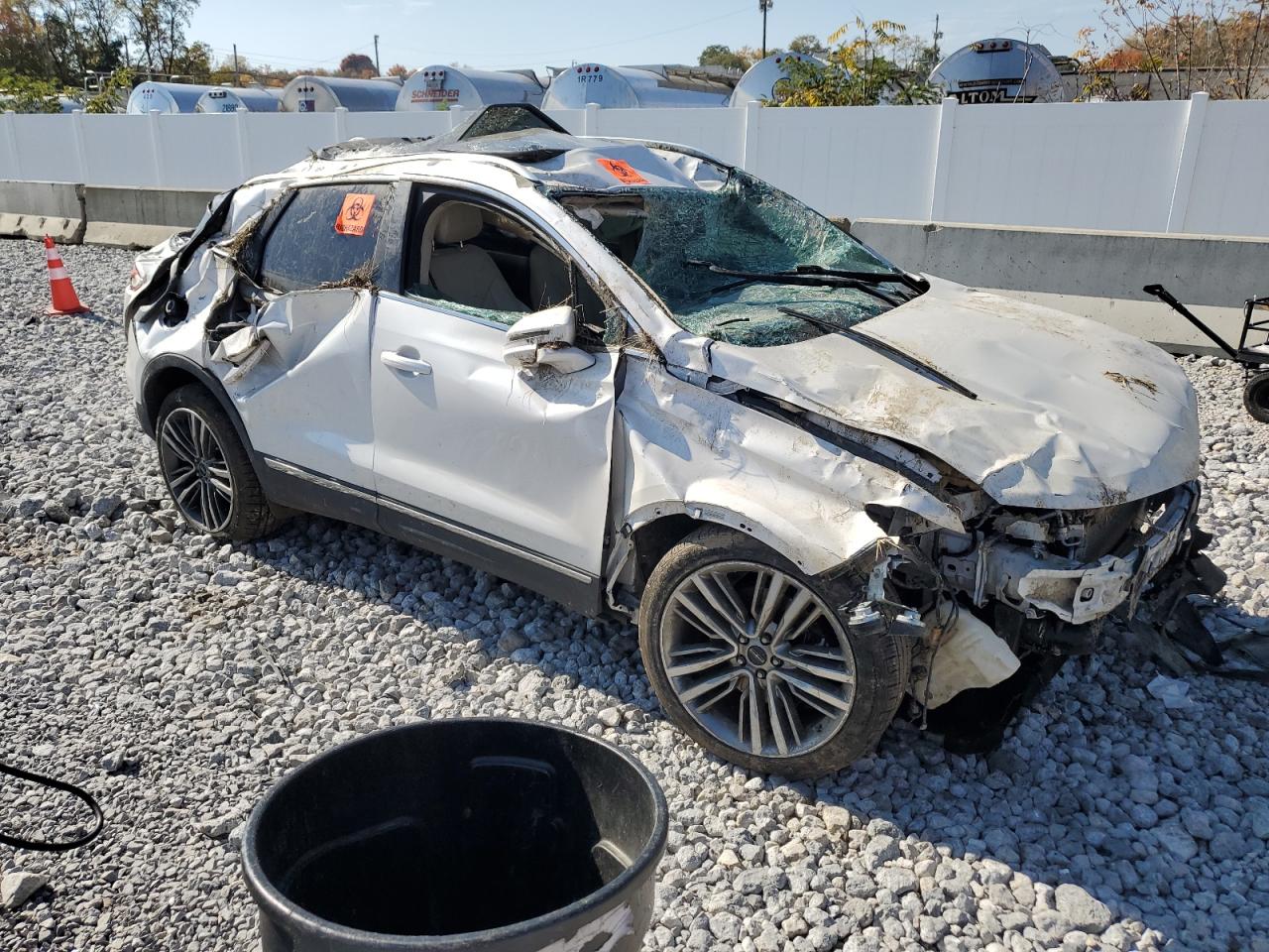 2016 Lincoln MKC VIN 5LMTJ3DH0GUJ19514 Copart auction photo, rollover damage thumbnail 4