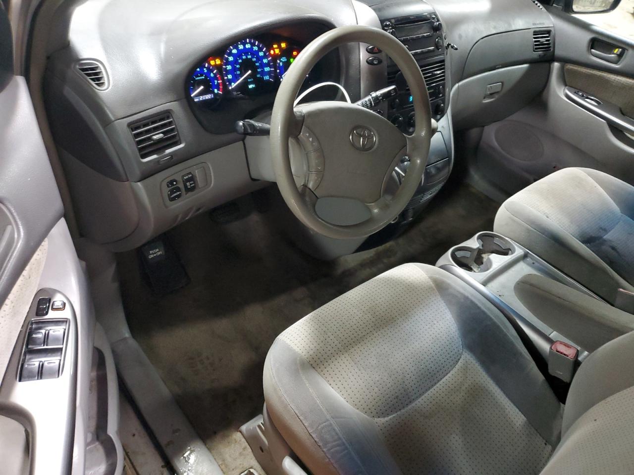 2010 Toyota Sienna VIN 5TDKK4CC5AS309719 Copart auction photo, rear end damage thumbnail 8