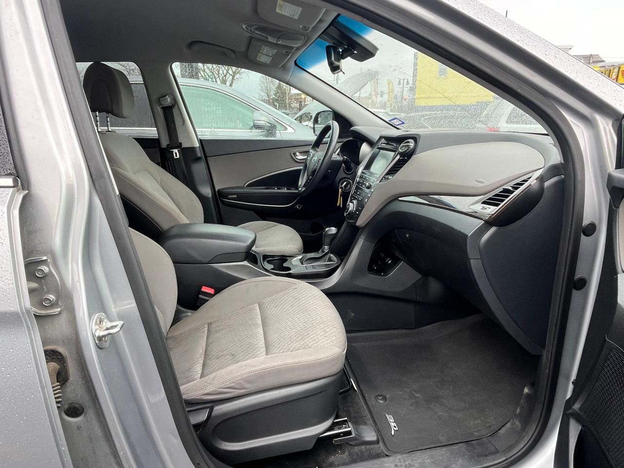 2018 Hyundai Santa Fe VIN KM8SM4HF6JU272149 Copart auction photo, normal wear / minor dent/scratches damage thumbnail 5