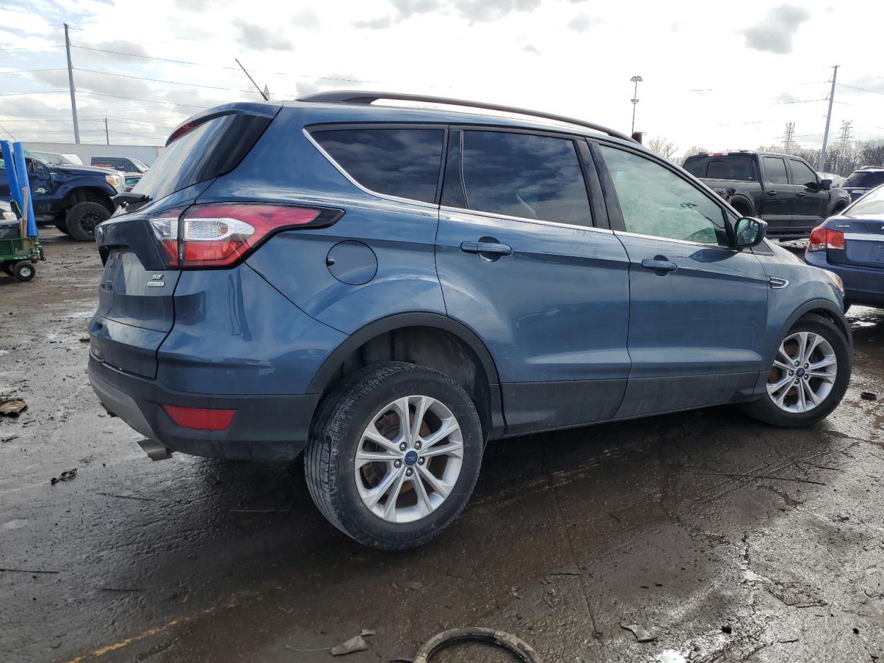 2018 Ford Escape VIN 1FMCU0GD3JUB10346 Copart auction photo, front end damage thumbnail 3
