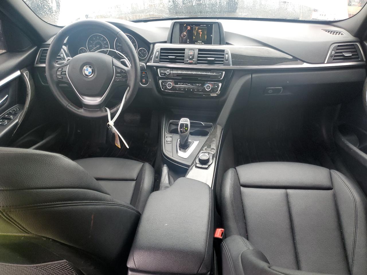 2016 BMW 3er VIN WBA8E3G52GNT26299 Copart auction photo, rear end / minor dent/scratches damage thumbnail 8