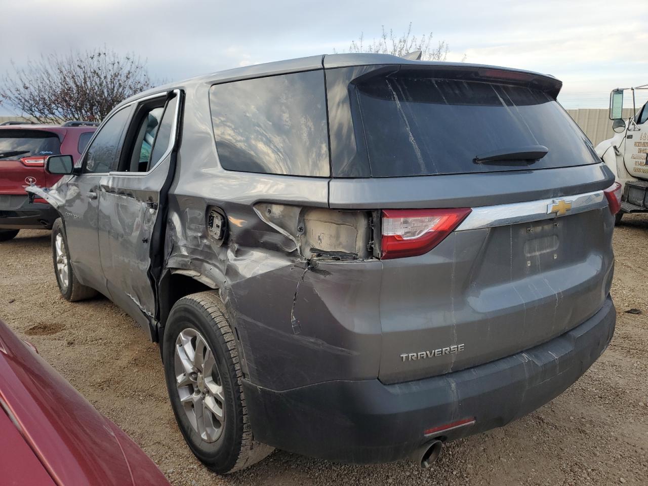 2019 Chevrolet Traverse VIN 1GNERFKWXKJ292373 Copart auction photo, side damage thumbnail 2