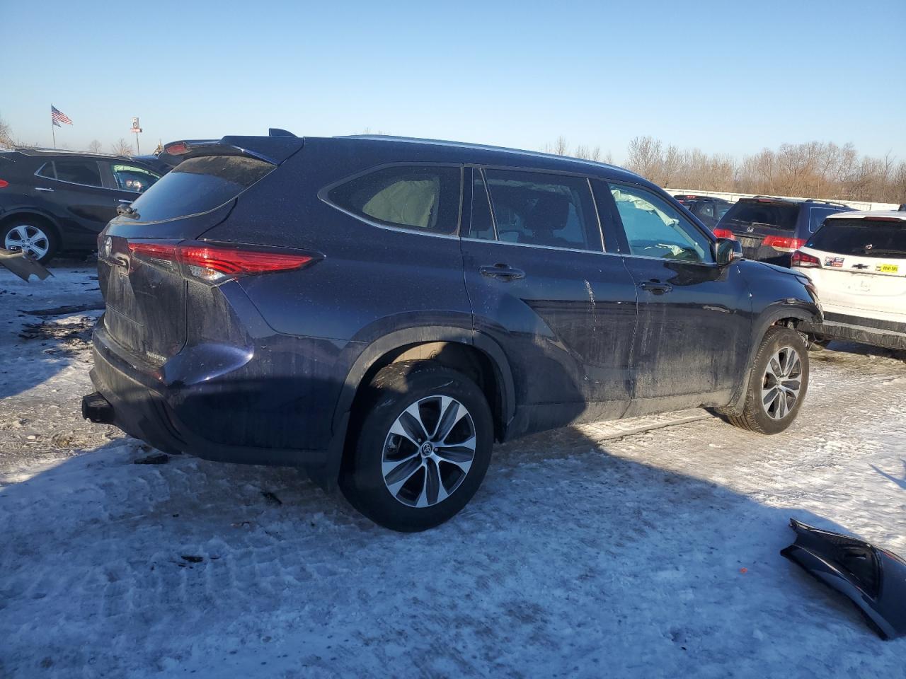 2021 Toyota Highlander VIN 5TDHZRBH9MS155276 Copart auction photo, all over damage thumbnail 3