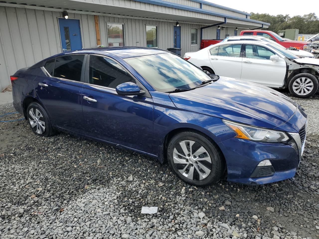 2019 Nissan Altima VIN 1N4BL4BV4KC107592 Copart auction photo, side / rear end damage thumbnail 4