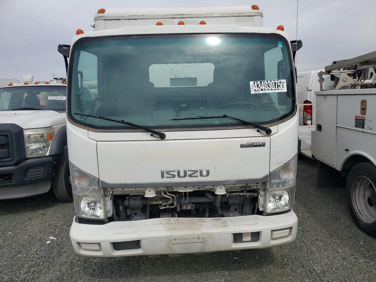 2017 Isuzu NPR VIN 54DB4W1B6HS800250 Copart auction photo, front end damage thumbnail 5