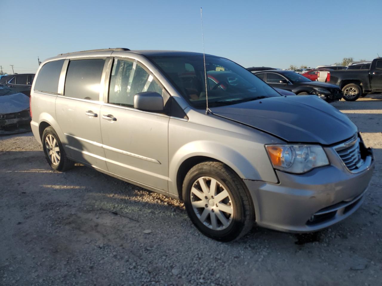 2015 Chrysler Town & Country VIN 2C4RC1BG2FR551981 Copart auction photo, all over damage thumbnail 4