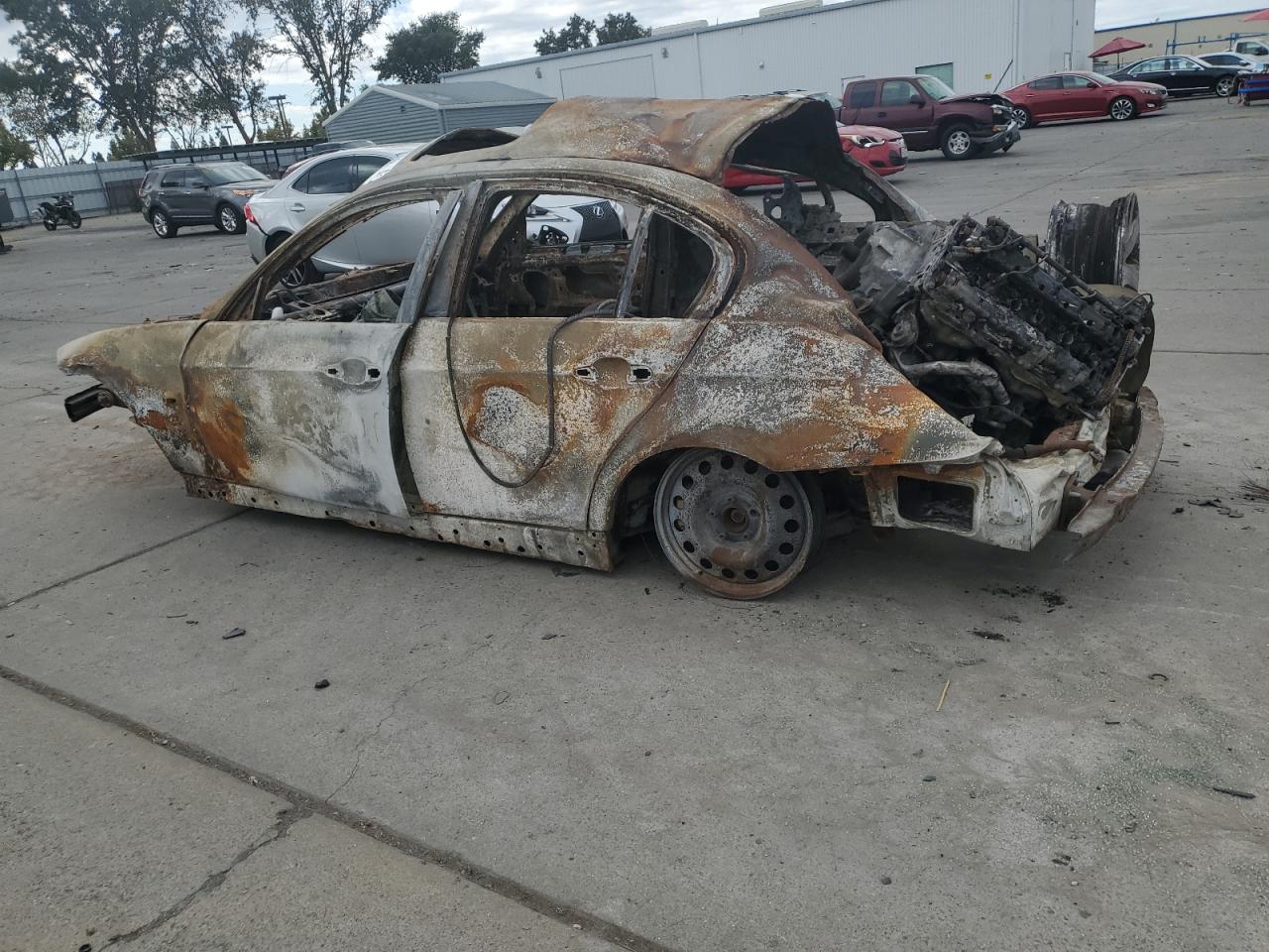 2010 BMW 3er VIN WBAPM7C52AE192171 Copart auction photo, burn / missing/altered vin damage thumbnail 2