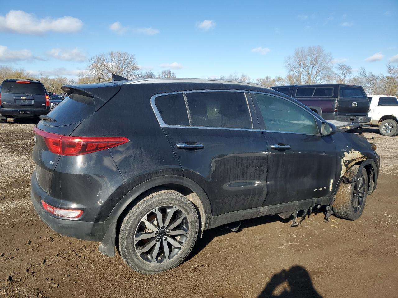 2017 KIA Sportage VIN KNDPNCAC0H7096645 Copart auction photo, burn - engine damage thumbnail 3