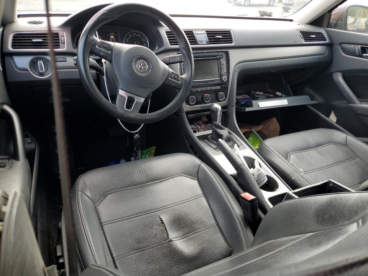 2014 Volkswagen Passat VIN 1VWBT7A39EC033289 Copart auction photo, side / front end damage thumbnail 8