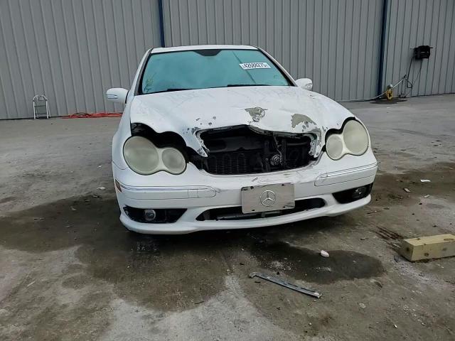 2006 Mercedes-Benz C-klasse VIN WDBRF52JX6F747621 Copart auction photo, front end damage thumbnail 11
