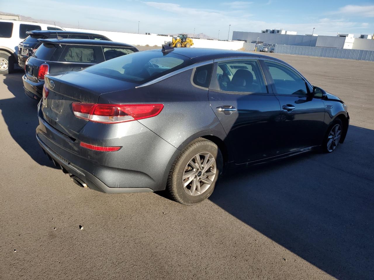 2020 KIA Optima VIN 5XXGT4L31LG389091 Copart auction photo, front end damage thumbnail 3