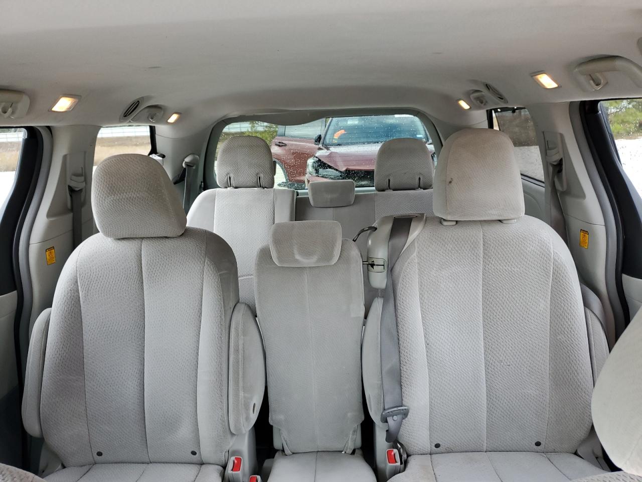 2011 Toyota Sienna VIN 5TDKK3DC8BS072993 Copart auction photo, front end / minor dent/scratches damage thumbnail 10