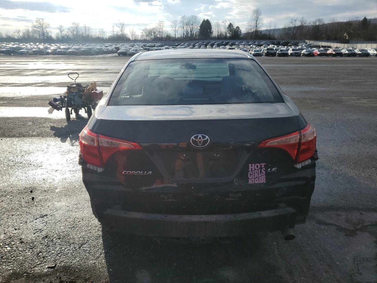 2018 Toyota Corolla VIN 5YFBURHE3JP808934 Copart auction photo, front end / side damage thumbnail 6