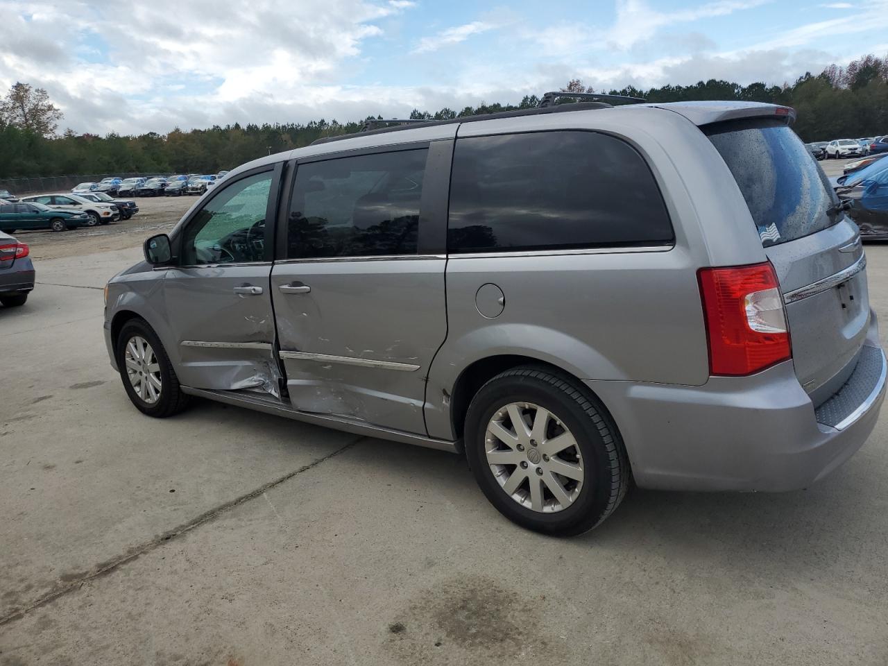 2016 Chrysler Town & Country VIN 2C4RC1BGXGR157257 Copart auction photo, side damage thumbnail 2