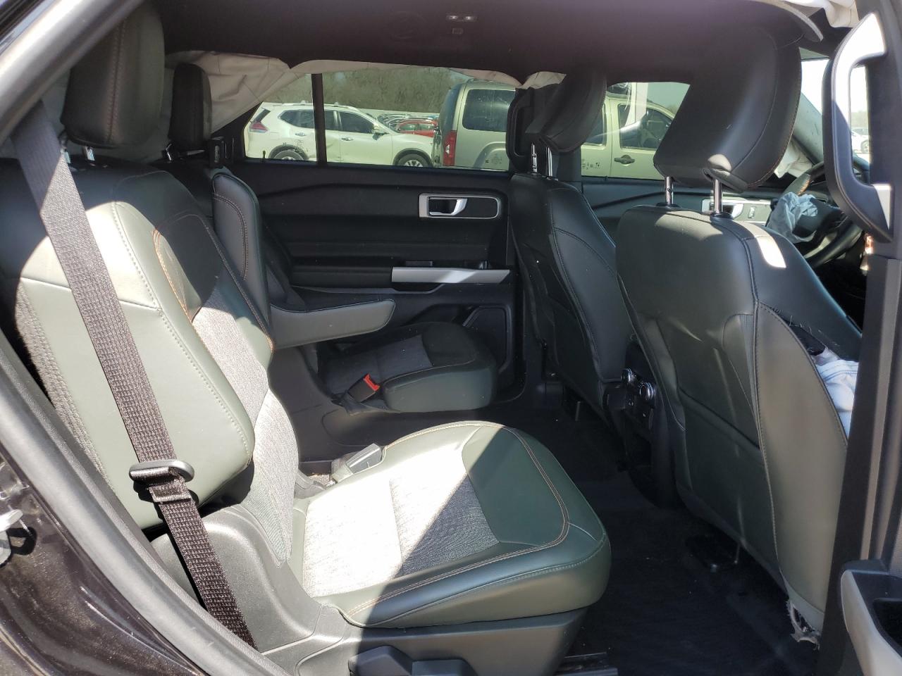2021 Ford Explorer VIN 1FMSK8JH8MGC26401 Copart auction photo, front end / minor dent/scratches damage thumbnail 12