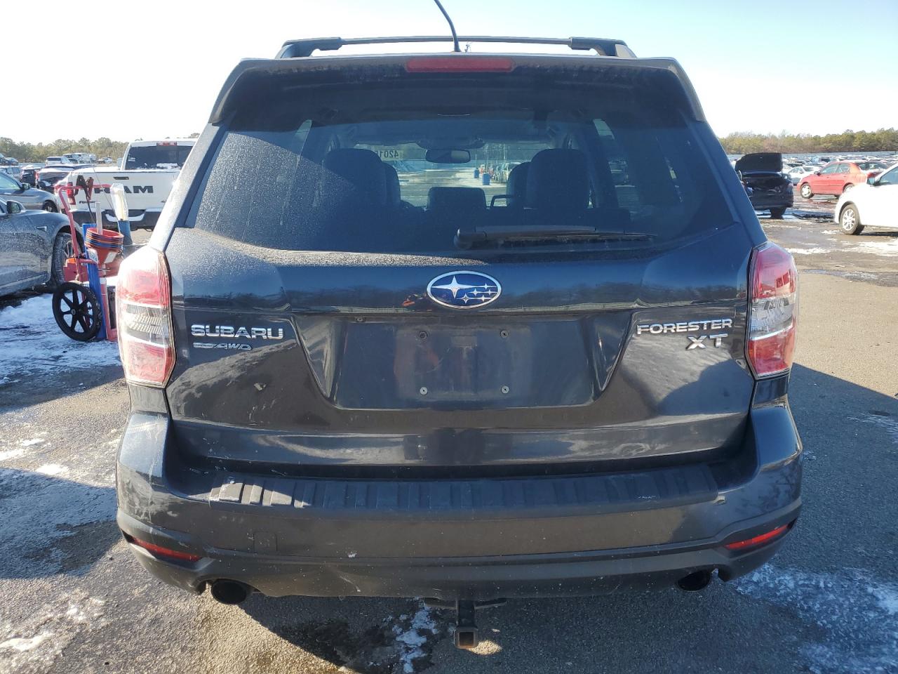 2015 Subaru Forester VIN JF2SJGUCXFH564611 Copart auction photo, minor dent/scratches damage thumbnail 6