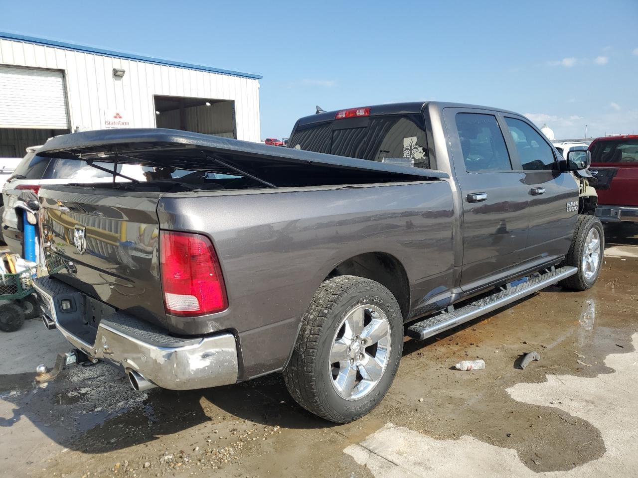 2015 RAM 1500 VIN 1C6RR6TT5FS605304 Copart auction photo, front end damage thumbnail 3
