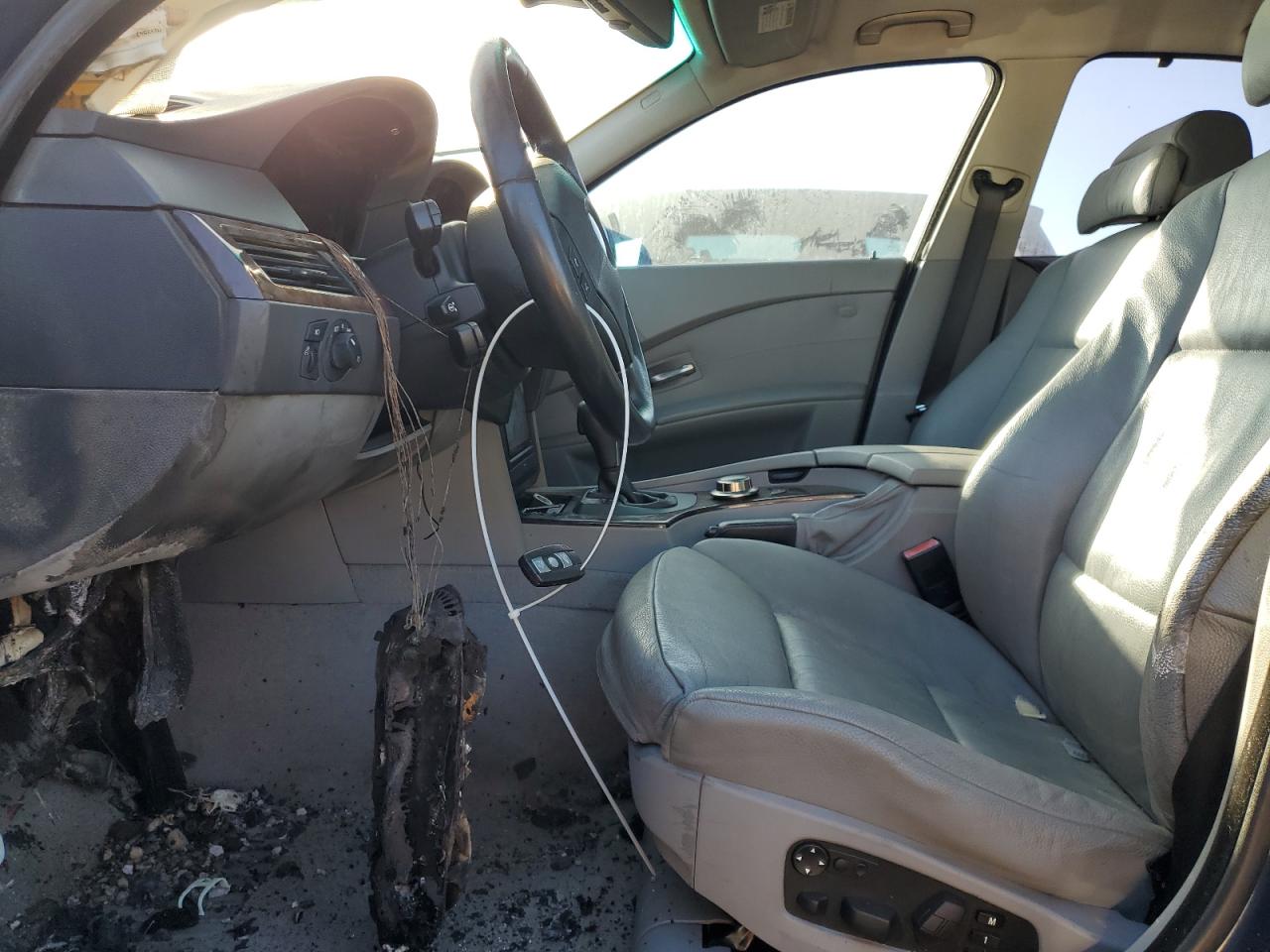 2007 BMW 5er VIN WBANE735X7CM51370 Copart auction photo, burn - interior damage thumbnail 7