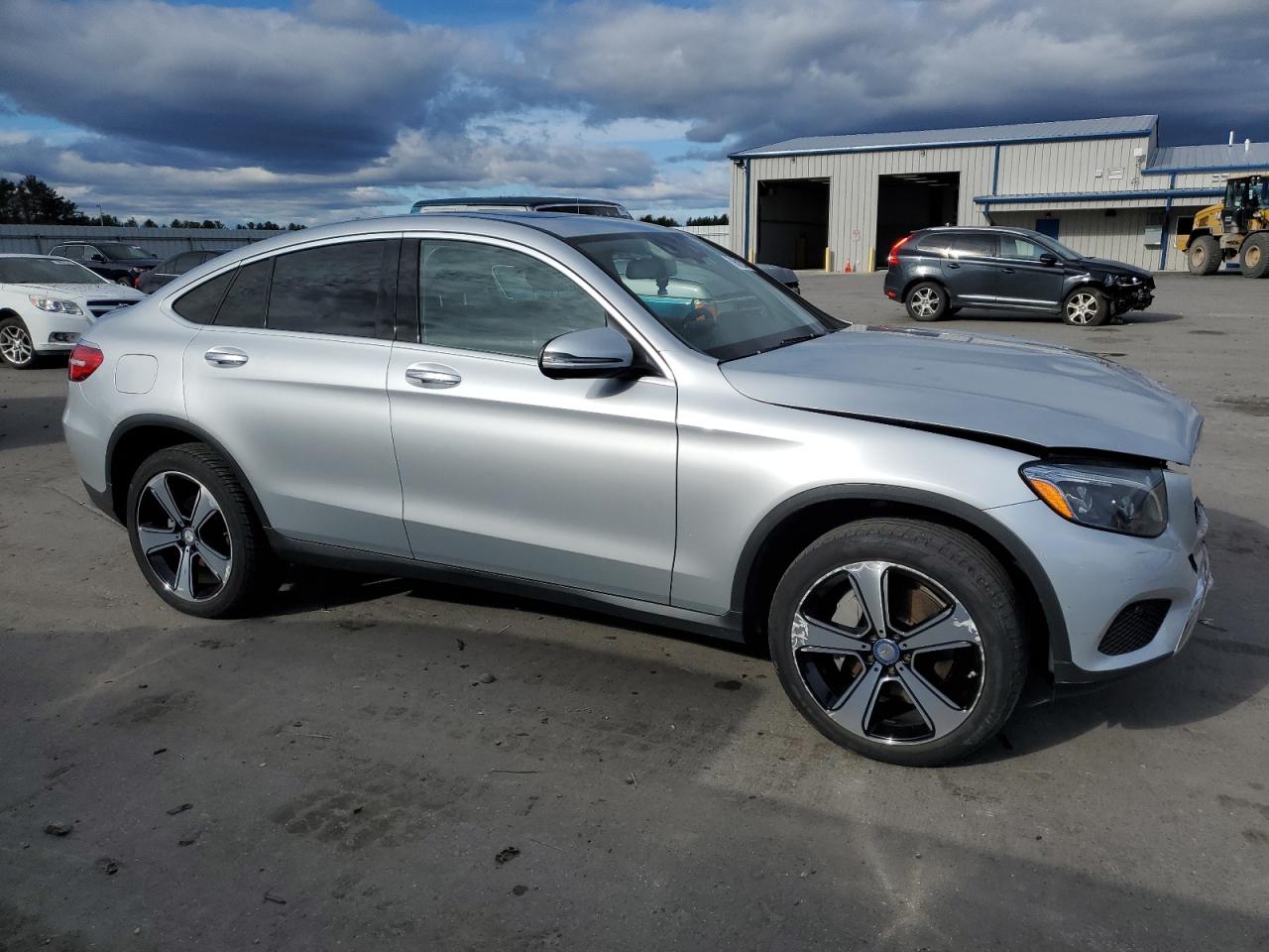 2017 Mercedes-Benz GLC VIN WDC0J4KB2HF182452 Copart auction photo, front end damage thumbnail 4