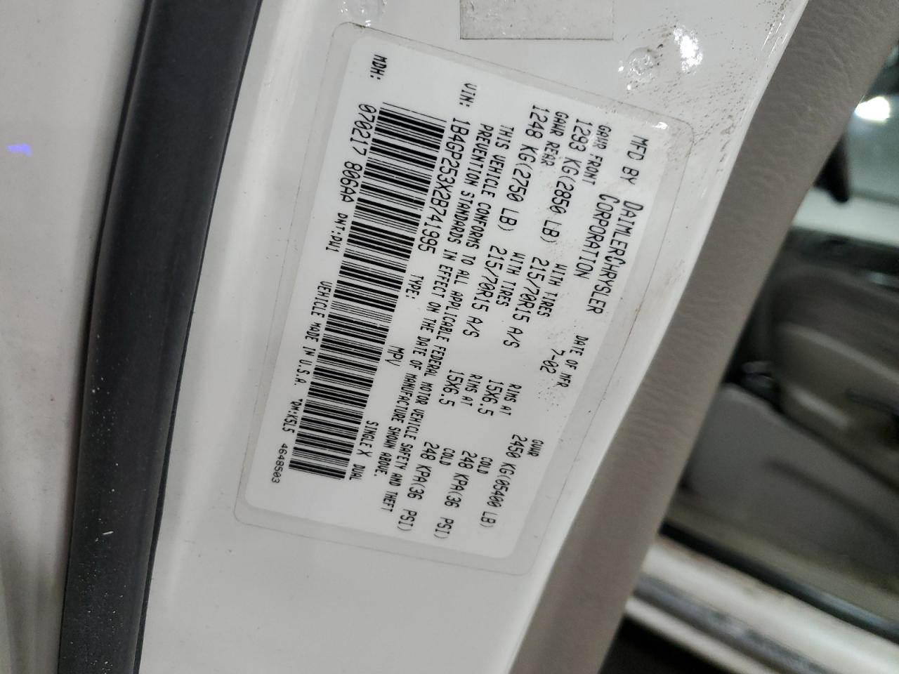 2002 Dodge Caravan VIN 1B4GP253X2B741995 Copart auction photo, front end damage thumbnail 13