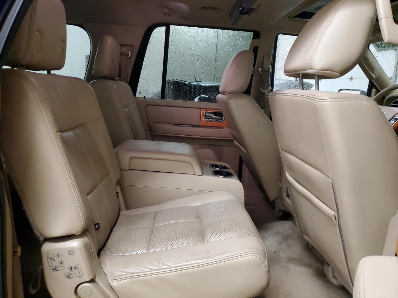 2010 Lincoln Navigator VIN 5LMJJ3J57AEJ10103 Copart auction photo, front end damage thumbnail 11