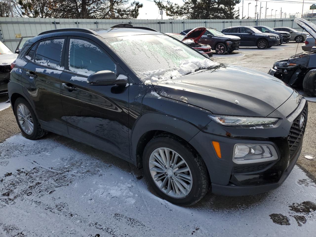 2020 Hyundai Kona VIN KM8K22AA2LU435584 Copart auction photo, front end / side damage thumbnail 4