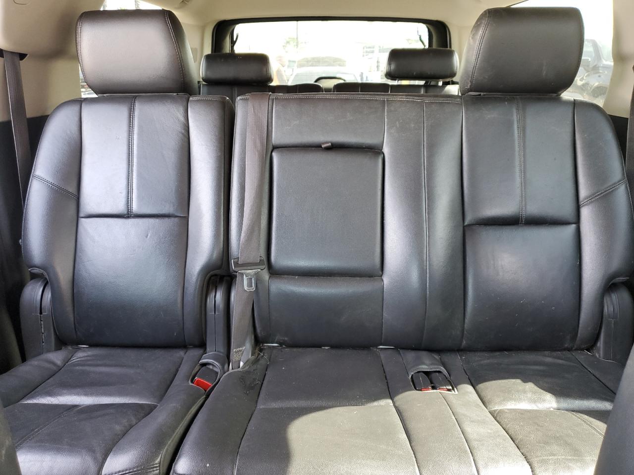 2014 Chevrolet Suburban VIN 1GNSCJE00ER209005 Copart auction photo, front end / minor dent/scratches damage thumbnail 10