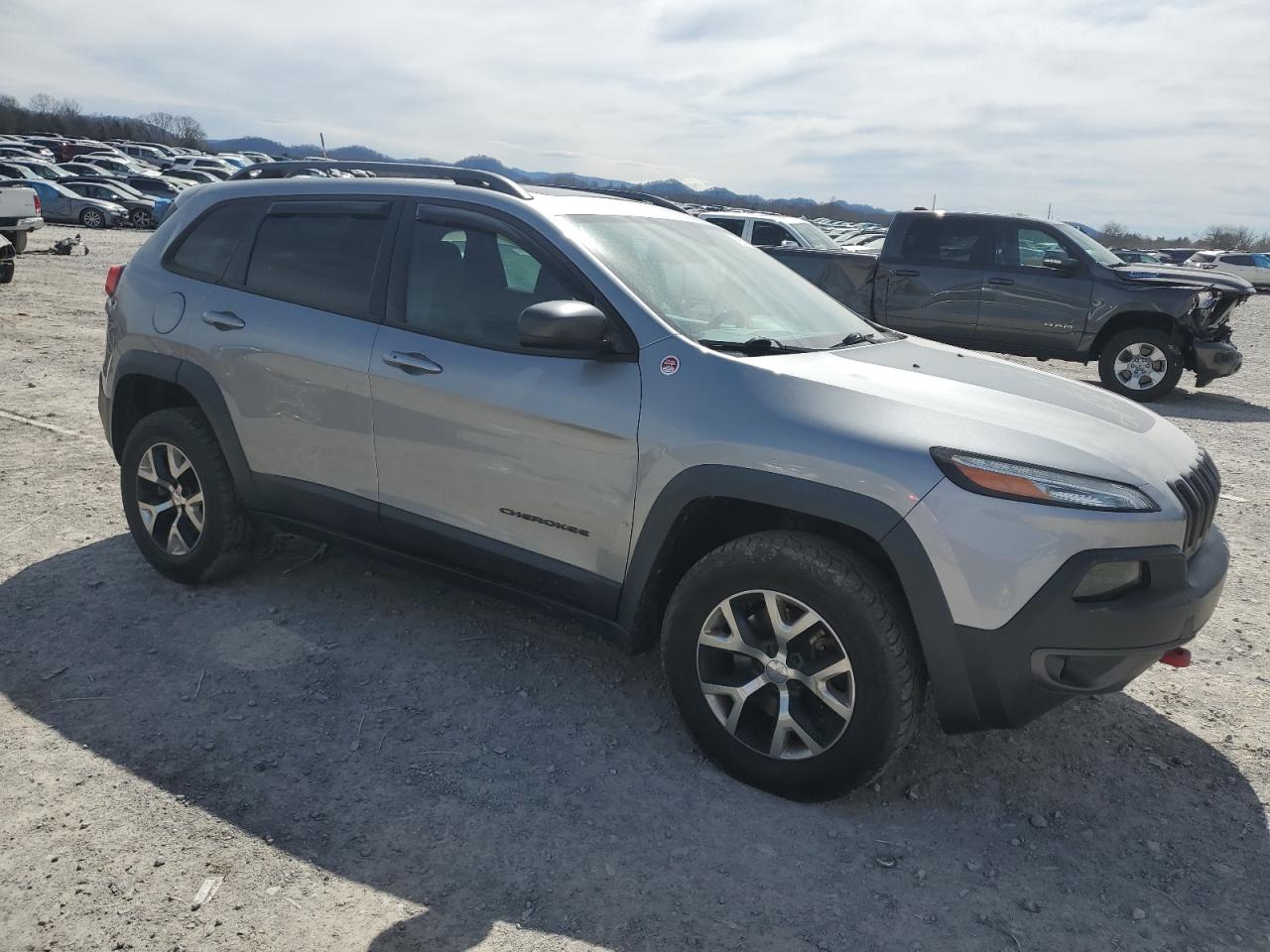 2016 Jeep Cherokee VIN 1C4PJMBSXGW236258 Copart auction photo, rear end / minor dent/scratches damage thumbnail 4