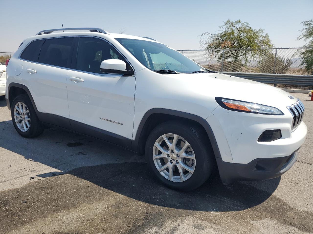 2018 Jeep Grand Cherokee VIN 1C4PJLLB2JD553852 Copart auction photo, all over damage thumbnail 4