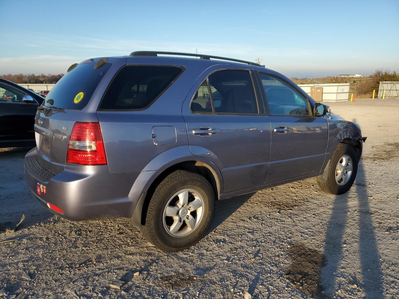 2009 KIA Sorento VIN KNDJD735995890099 Copart auction photo, front end / minor dent/scratches damage thumbnail 3