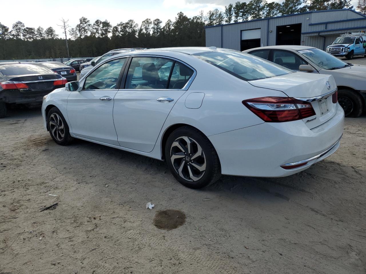 2016 Honda Accord VIN 1HGCR2F83GA076829 Copart auction photo, front end damage thumbnail 2