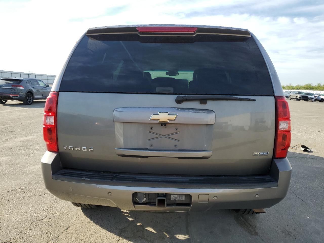 2007 Chevrolet Tahoe VIN 1GNFK13087J255934 Copart auction photo, front end / side damage thumbnail 6
