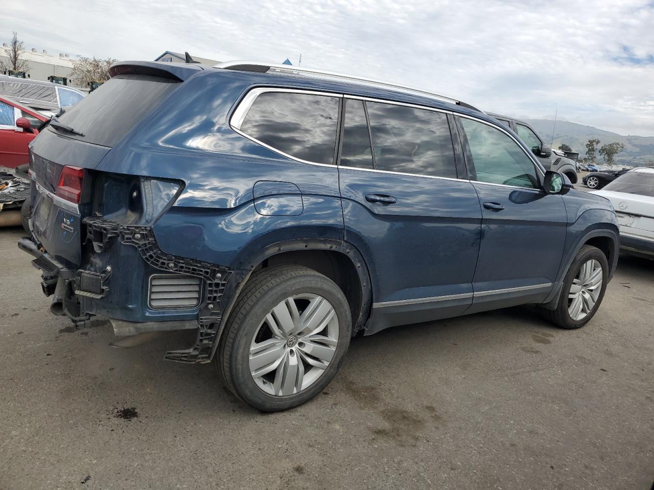 2018 Volkswagen Atlas VIN 1V2NR2CA1JC566971 Copart auction photo, rear end / side damage thumbnail 3