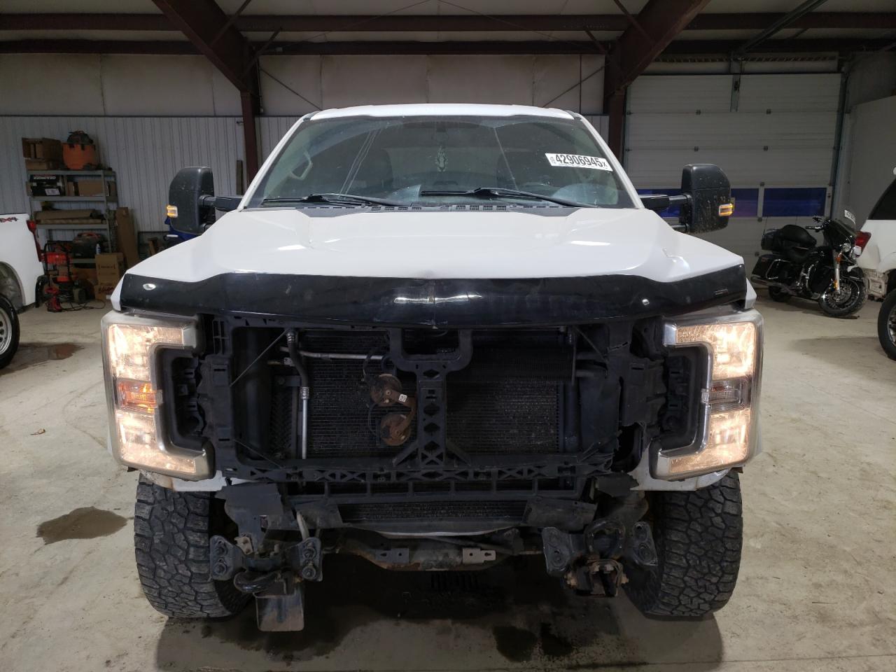 2017 Ford F250 VIN 1FT7X2B60HEE00422 Copart auction photo, front end damage thumbnail 5