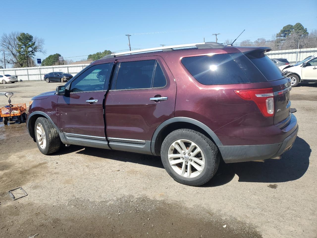 2011 Ford Explorer VIN 1FMHK7D81BGA57531 Copart auction photo, minor dent/scratches damage thumbnail 2
