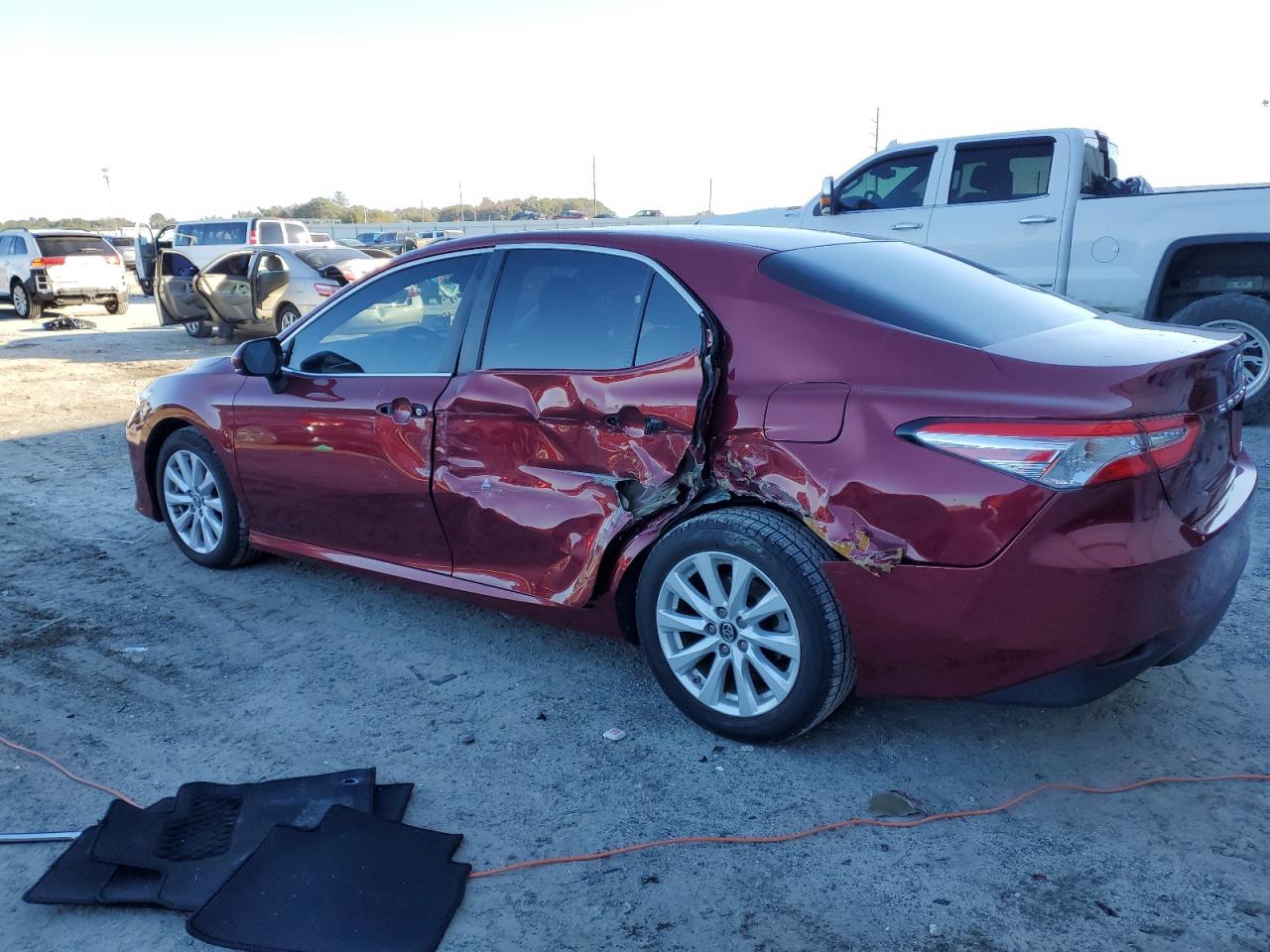 2018 Toyota Camry VIN 4T1B11HK1JU630536 Copart auction photo, side / rear end damage thumbnail 2