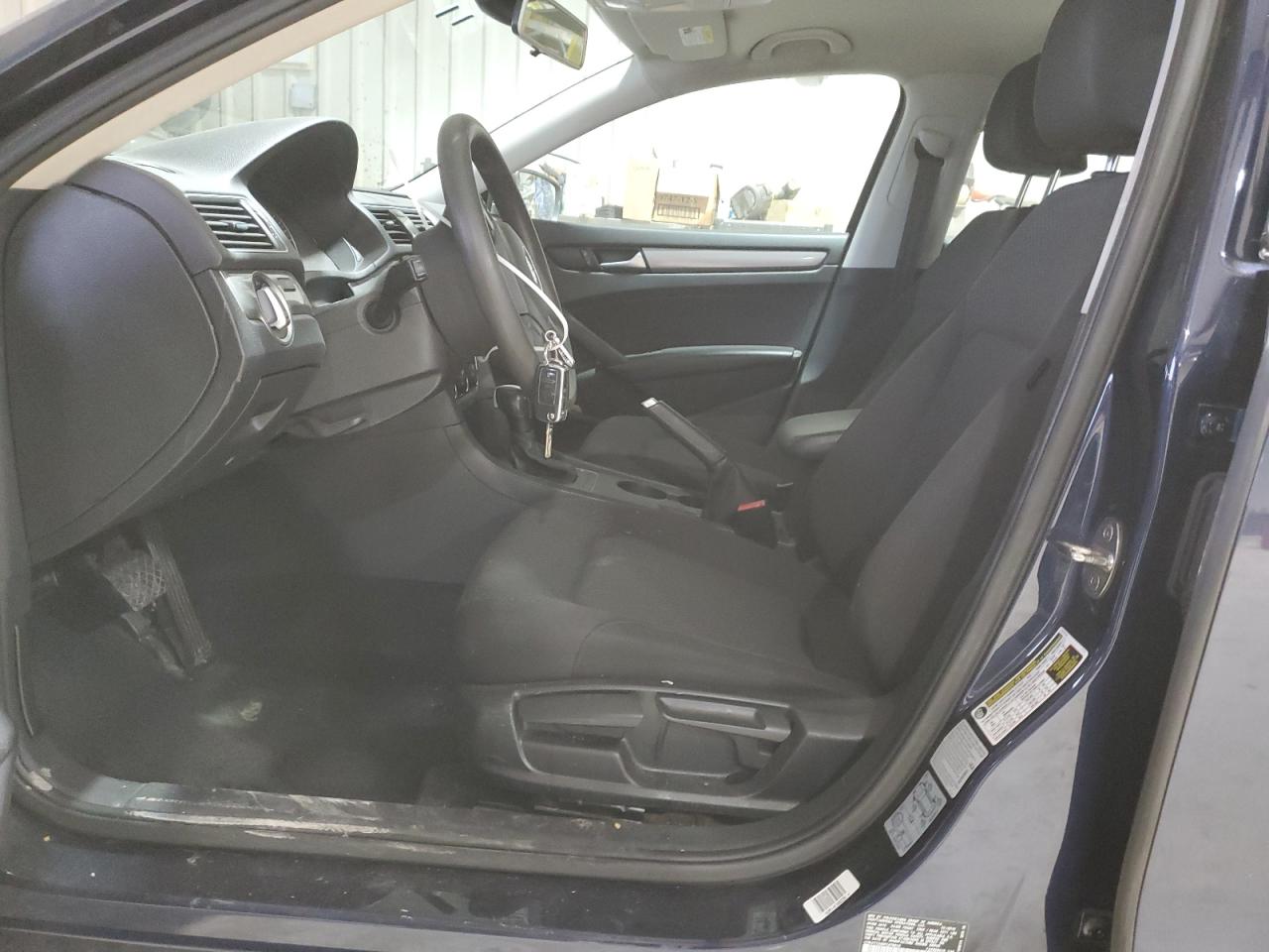 2015 Volkswagen Passat VIN 1VWAT7A38FC078916 Copart auction photo, front end / side damage thumbnail 7
