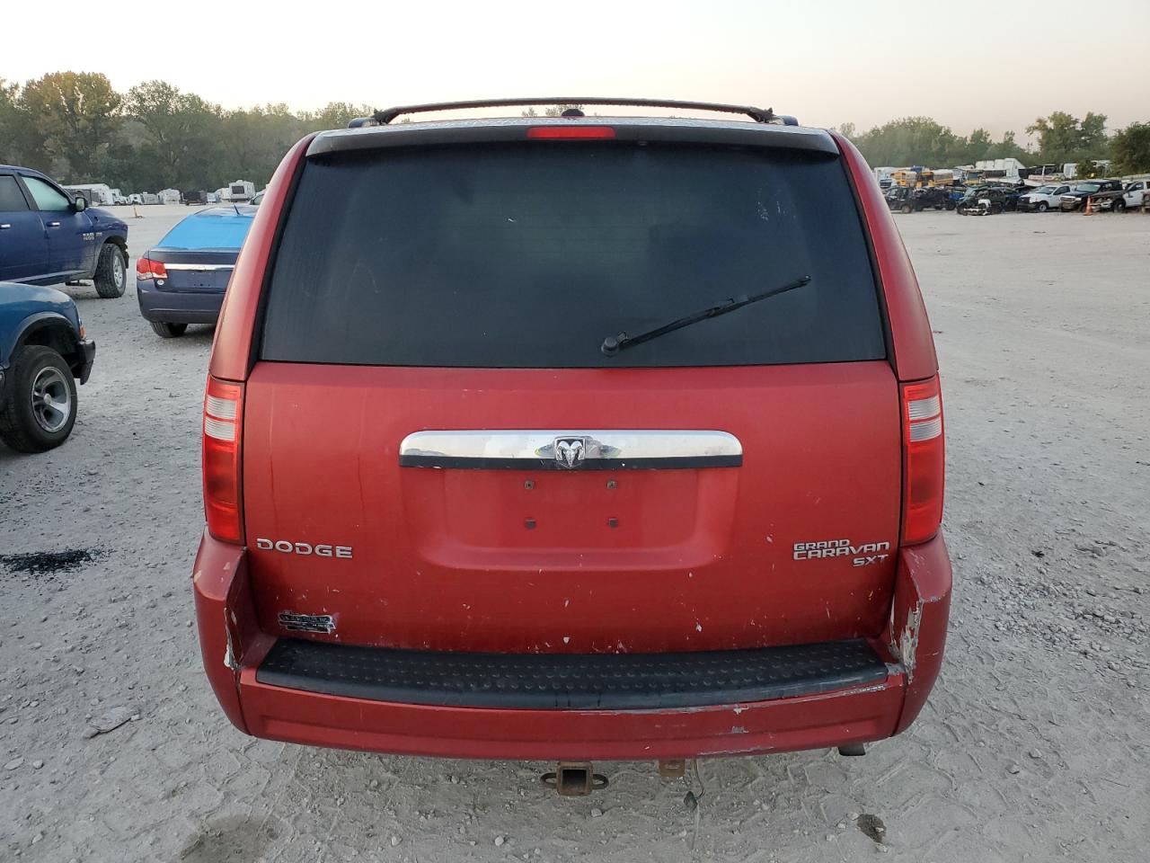 2010 Dodge Caravan VIN 2D4RN5D19AR219476 Copart auction photo, front end / undercarriage damage thumbnail 6