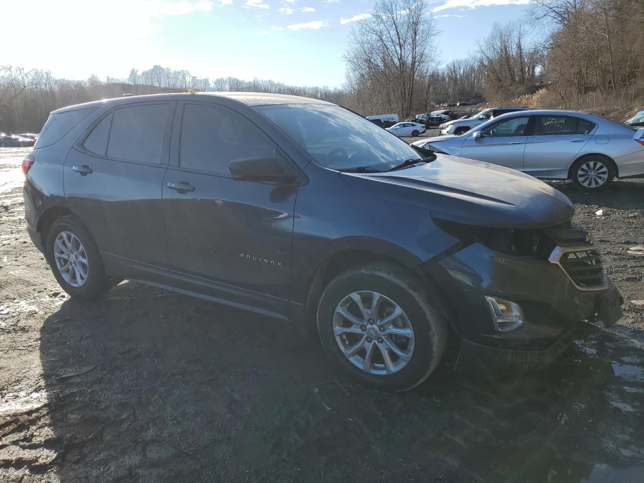 2018 Chevrolet Equinox VIN 3GNAXREV9JL366091 Copart auction photo, front end / minor dent/scratches damage thumbnail 4