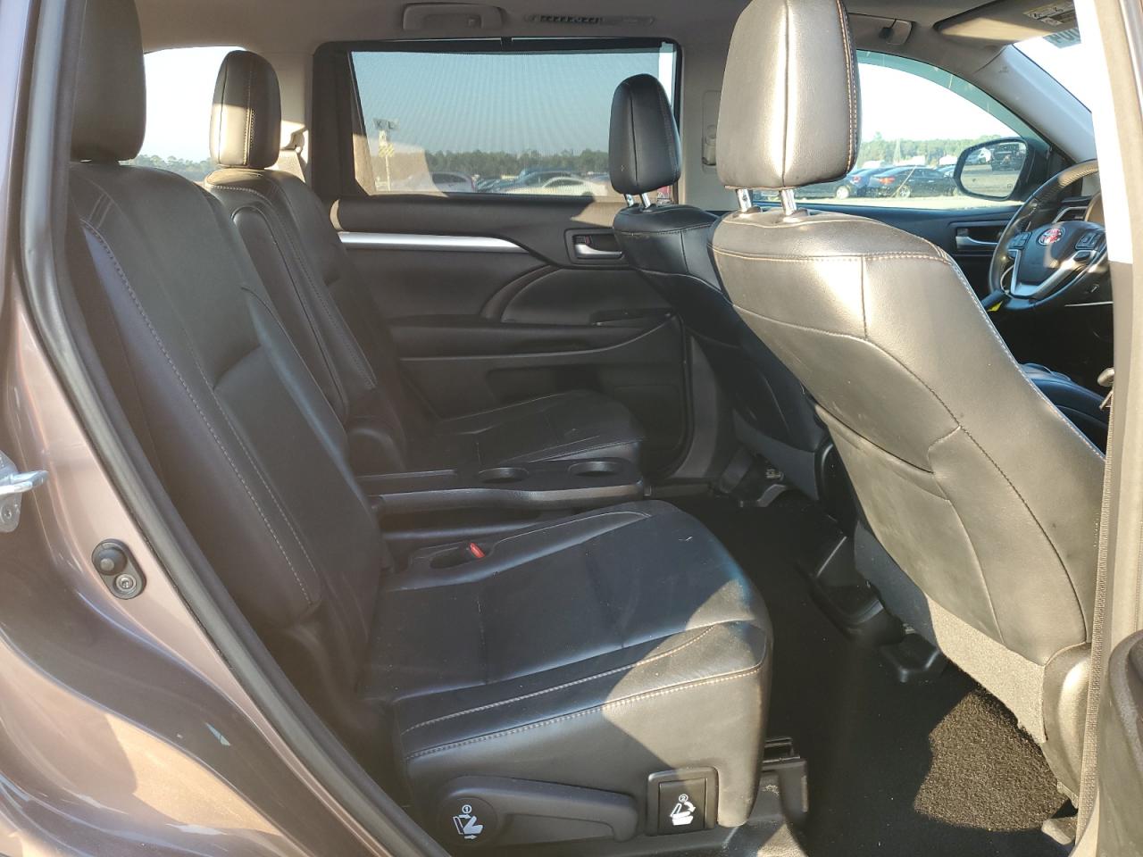 2017 Toyota Highlander VIN 5TDKZRFH5HS197093 Copart auction photo, rear end damage thumbnail 12