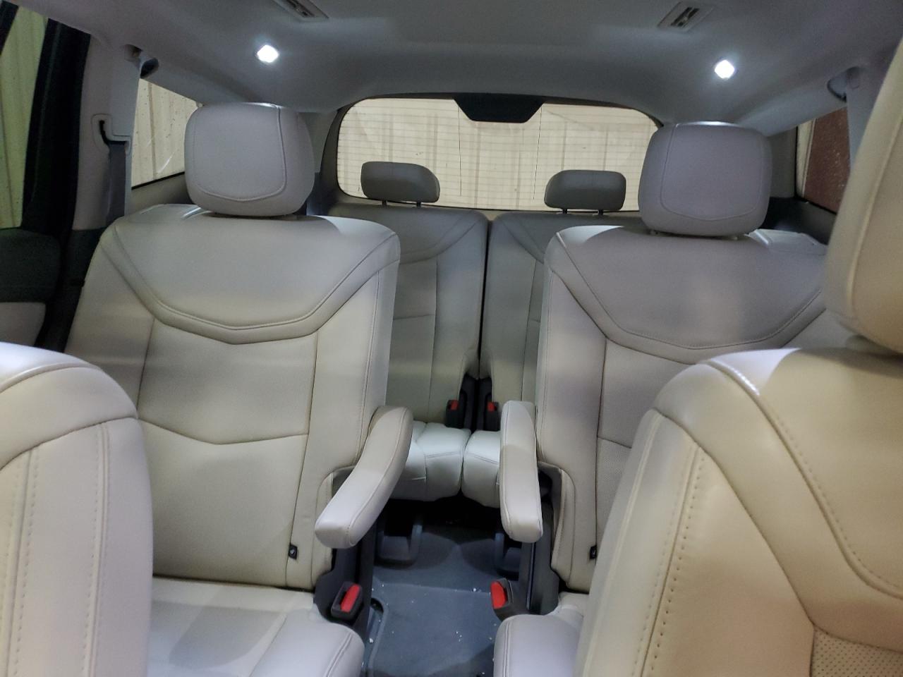 2020 Cadillac XT6 VIN 1GYKPDRS1LZ185069 Copart auction photo, all over / mechanical damage thumbnail 10