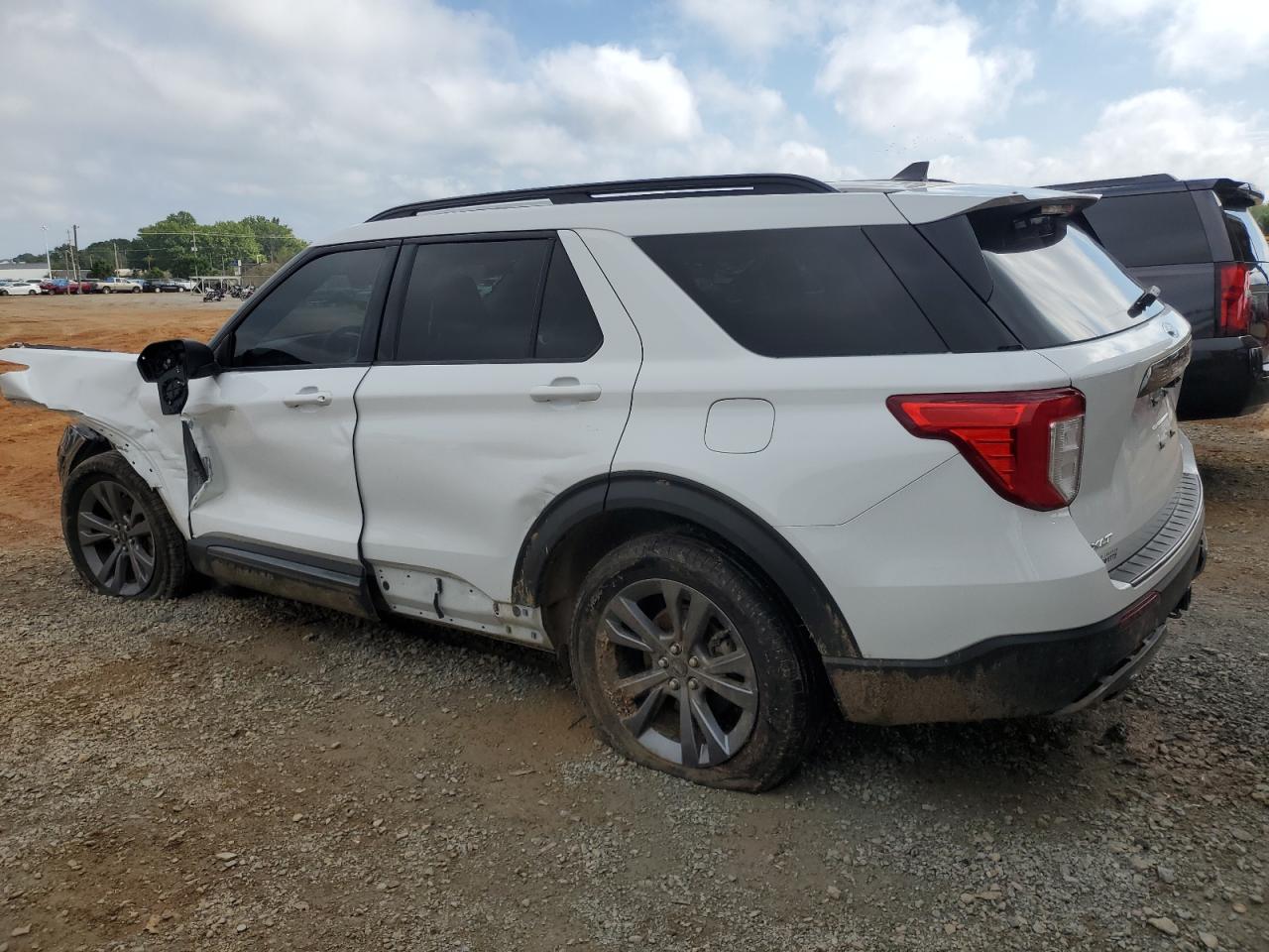2021 Ford Explorer VIN 1FMSK8DH4MGC27671 Copart auction photo, front end / side damage thumbnail 2