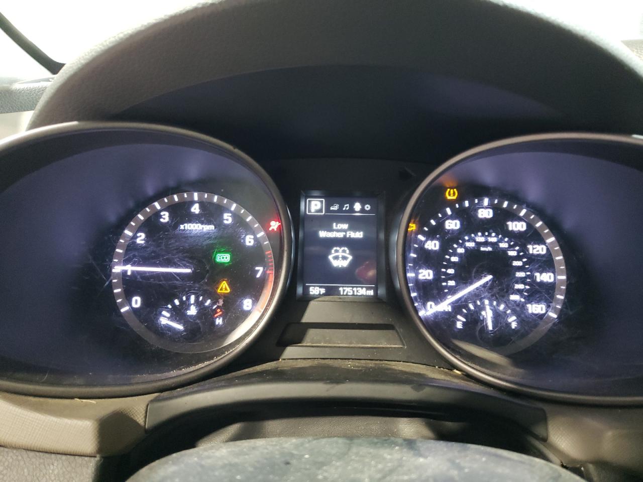 2017 Hyundai Santa Fe VIN 5XYZTDLB5HG466564 Copart auction photo, front end / minor dent/scratches damage thumbnail 9