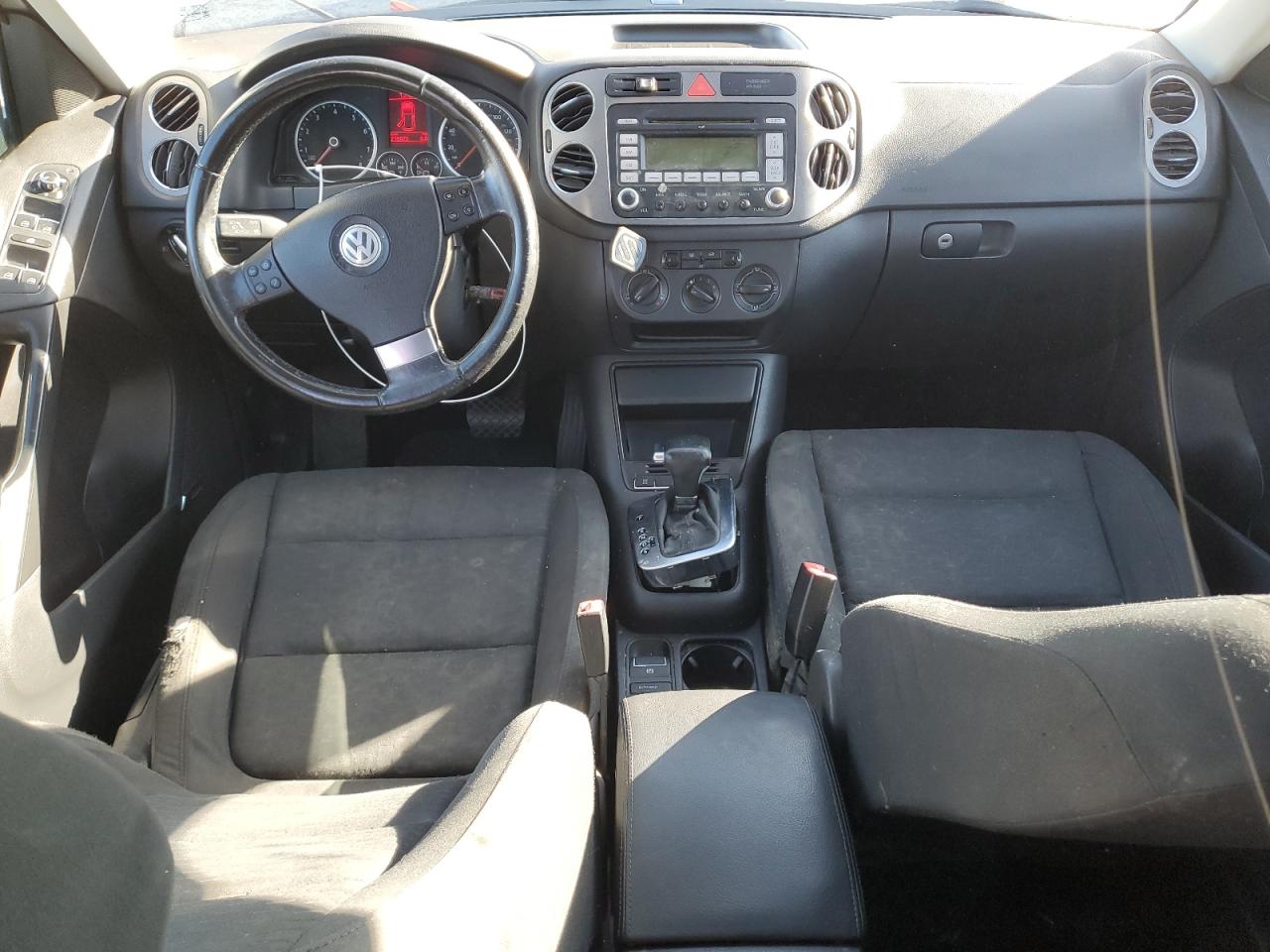 2009 Volkswagen Tiguan VIN WVGAV75N29W525599 Copart auction photo, front end / rear end damage thumbnail 8