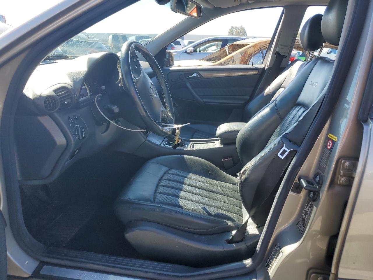 2003 Mercedes-Benz C-klasse VIN WDBRF65JX3F388851 Copart auction photo, front end damage thumbnail 7