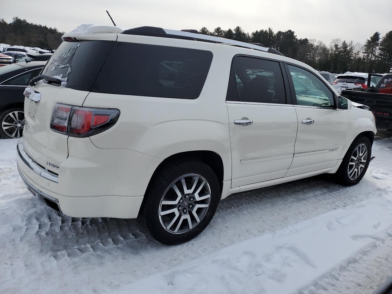 2014 GMC Acadia VIN 1GKKVTKD2EJ123865 Copart auction photo, front end / minor dent/scratches damage thumbnail 3