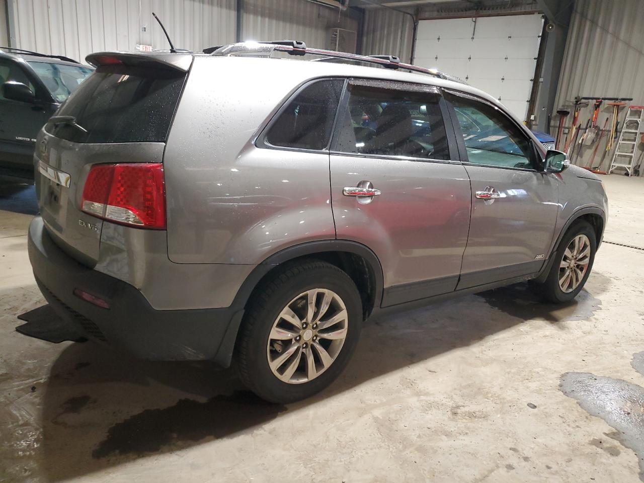 2011 KIA Sorento VIN 5XYKUDA24BG098323 Copart auction photo, side damage thumbnail 3