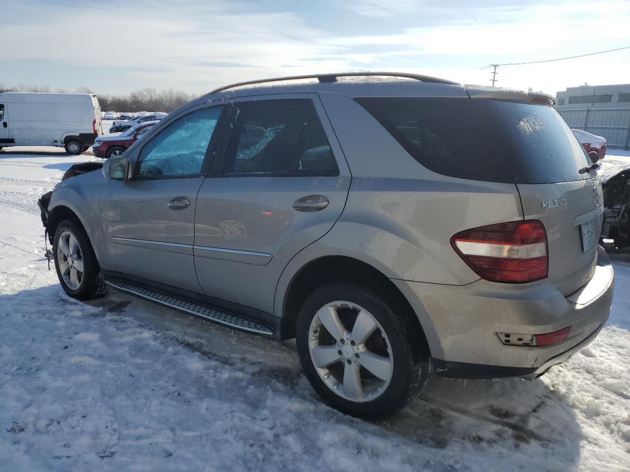 2009 Mercedes-Benz M-klasse VIN 4JGBB86E99A515926 Copart auction photo, front end / side damage thumbnail 2