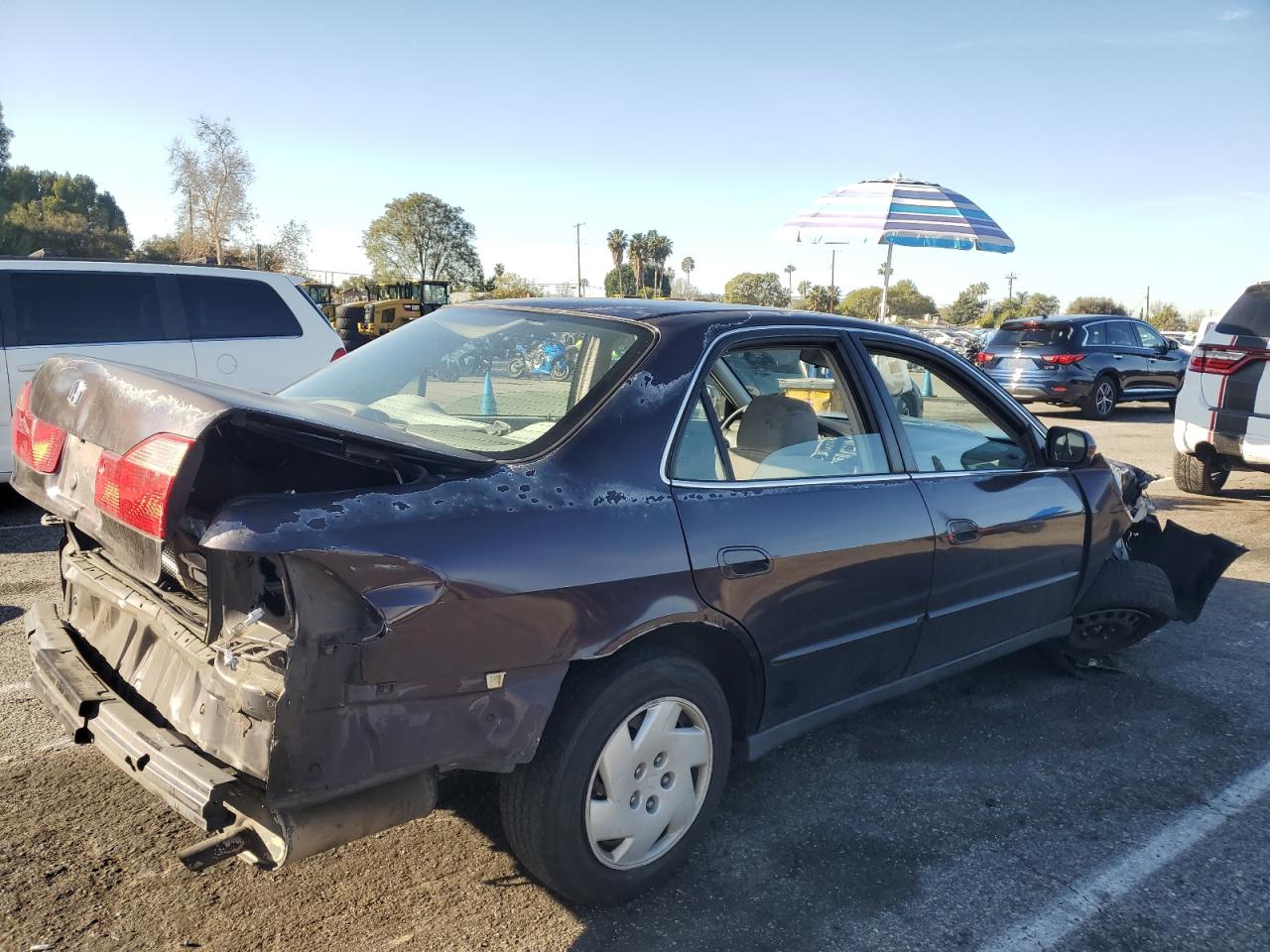 1999 Honda Accord VIN 1HGCG1641XA012320 Copart auction photo, front end / rear end damage thumbnail 3
